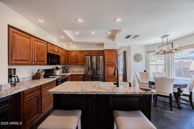 2041 W ROCKWELL Drive, Chandler, AZ 85224