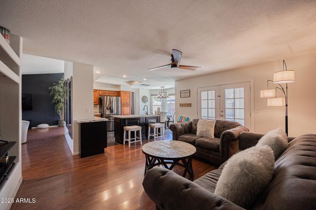 2041 W ROCKWELL Drive, Chandler, AZ 85224