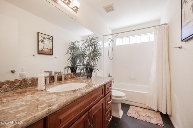 2041 W ROCKWELL Drive, Chandler, AZ 85224