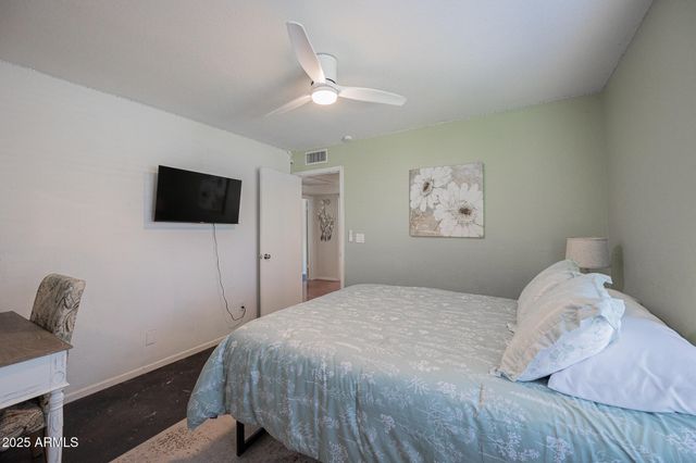 2041 W ROCKWELL Drive, Chandler, AZ 85224