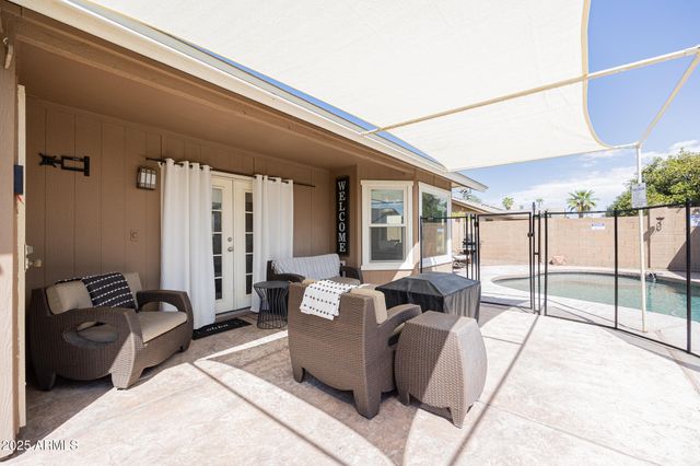 2041 W ROCKWELL Drive, Chandler, AZ 85224