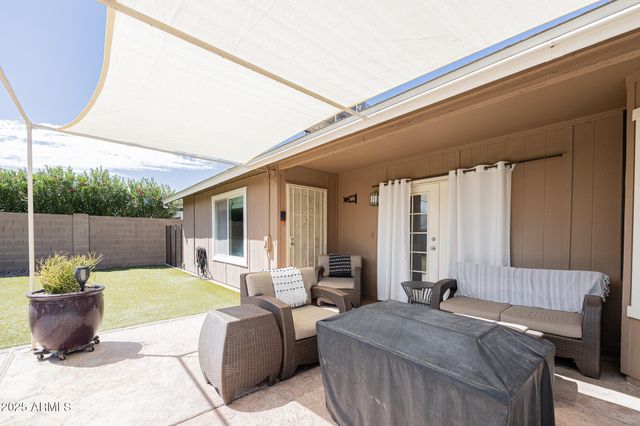 2041 W ROCKWELL Drive, Chandler, AZ 85224