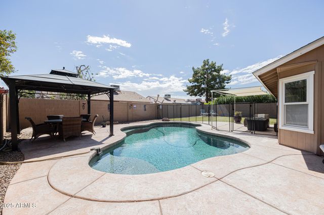 2041 W ROCKWELL Drive, Chandler, AZ 85224