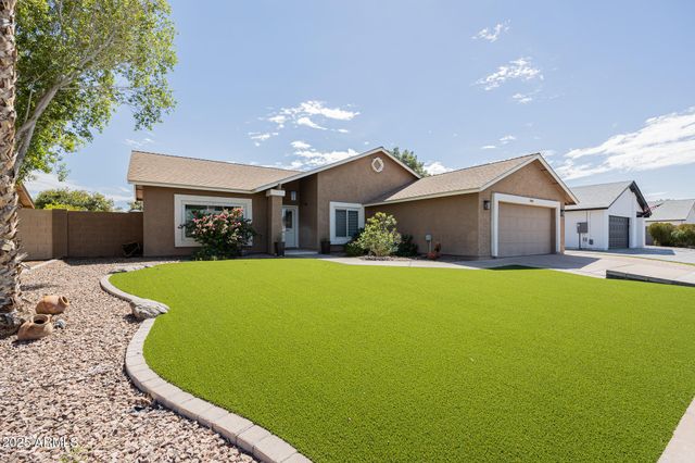 2041 W ROCKWELL Drive, Chandler, AZ 85224