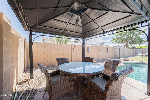 2041 W ROCKWELL Drive, Chandler, AZ 85224