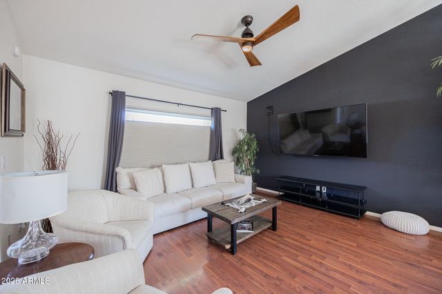 2041 W ROCKWELL Drive, Chandler, AZ 85224