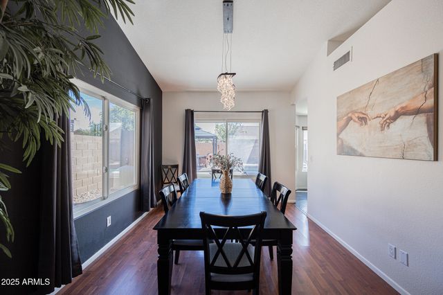 2041 W ROCKWELL Drive, Chandler, AZ 85224