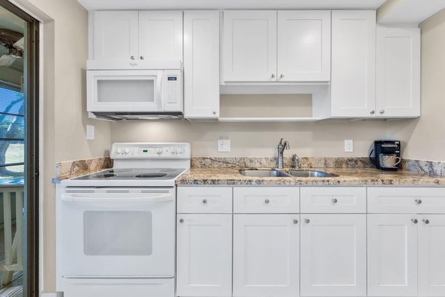 7390 NW 1st St 104, Margate, FL 33063