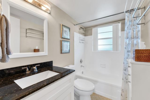 7390 NW 1st St 104, Margate, FL 33063