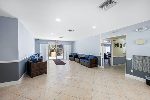 7390 NW 1st St 104, Margate, FL 33063