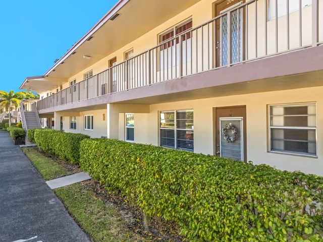 7390 NW 1st St 104, Margate, FL 33063