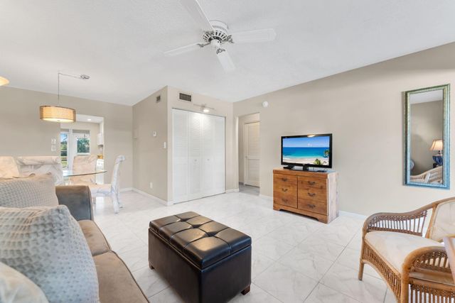 7390 NW 1st St 104, Margate, FL 33063