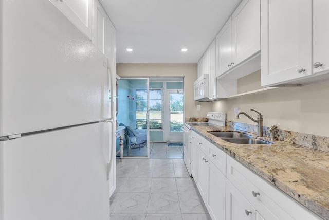 7390 NW 1st St 104, Margate, FL 33063