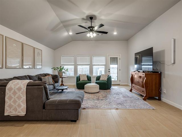 13316 Mesquite Trail, Yukon, OK 73099