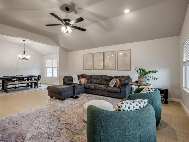 13316 Mesquite Trail, Yukon, OK 73099