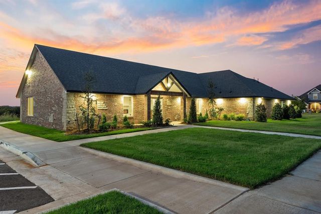 13316 Mesquite Trail, Yukon, OK 73099