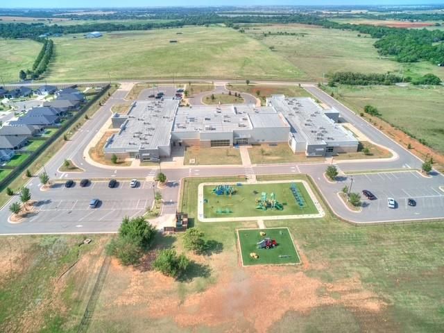 13316 Mesquite Trail, Yukon, OK 73099