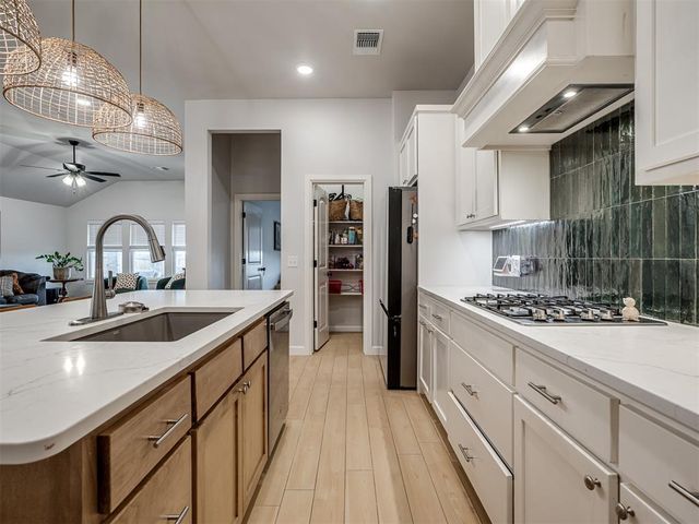 13316 Mesquite Trail, Yukon, OK 73099