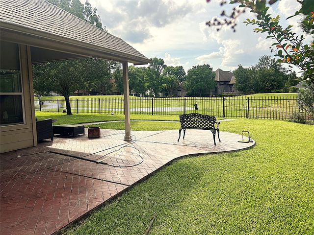 18718 Walden Forest Drive, Humble, TX 77346