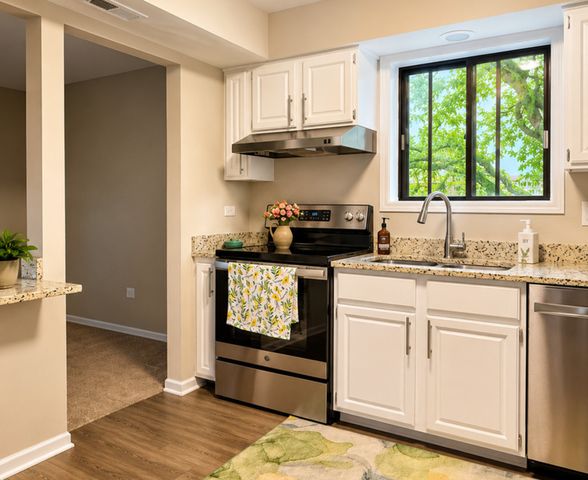 500 Valley Drive 301, Naperville, IL 60563