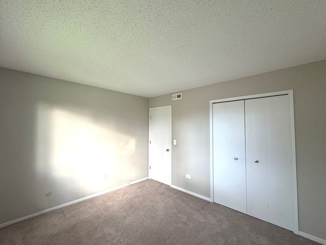 500 Valley Drive 301, Naperville, IL 60563
