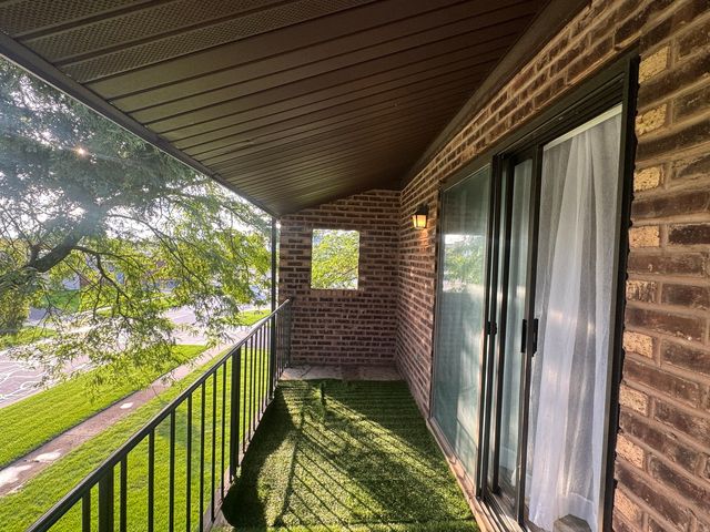 500 Valley Drive 301, Naperville, IL 60563