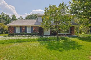 52 Darlington Drive, Hawthorn Woods, IL 60047