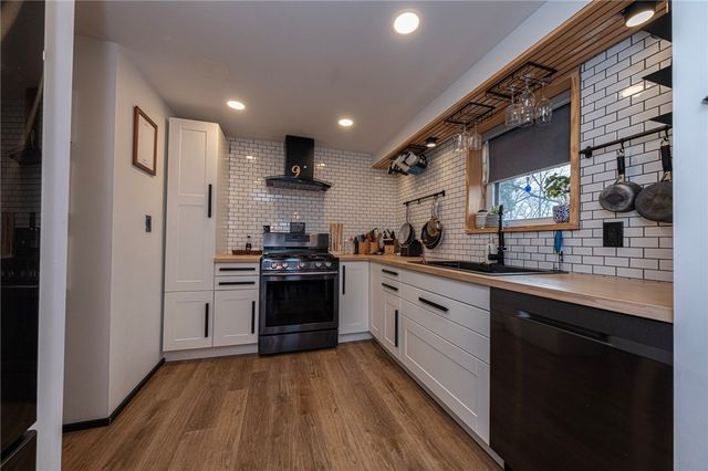 7608 Cheyenne St, Swissvale, PA 15218