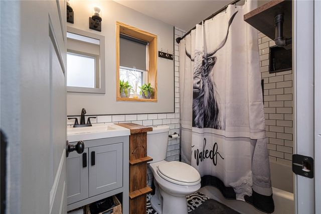 7608 Cheyenne St, Swissvale, PA 15218