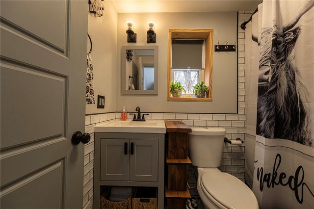 7608 Cheyenne St, Swissvale, PA 15218