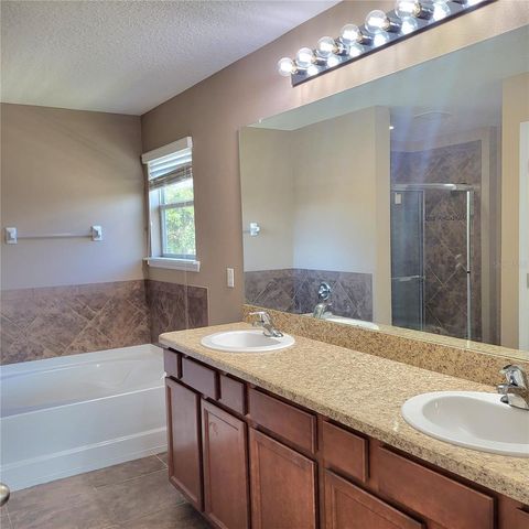 36142 LAGUNA HILLS CIRCLE, Zephyrhills, FL 33541
