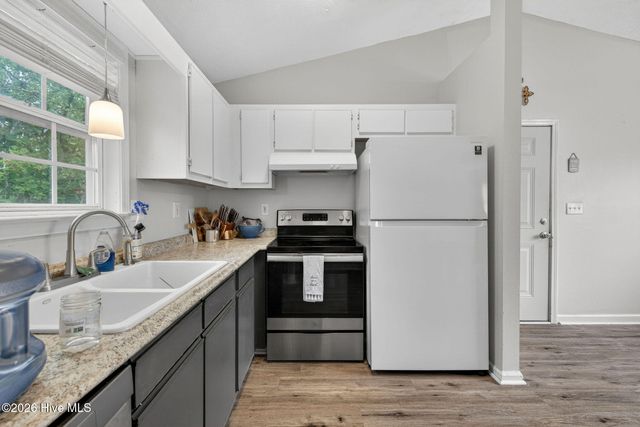 400 Beasley Road, Wilmington, NC 28409