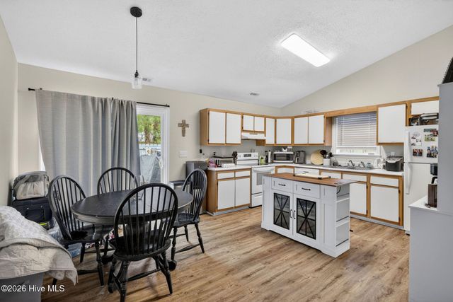 400 Beasley Road, Wilmington, NC 28409