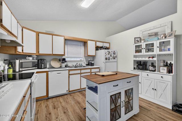 400 Beasley Road, Wilmington, NC 28409