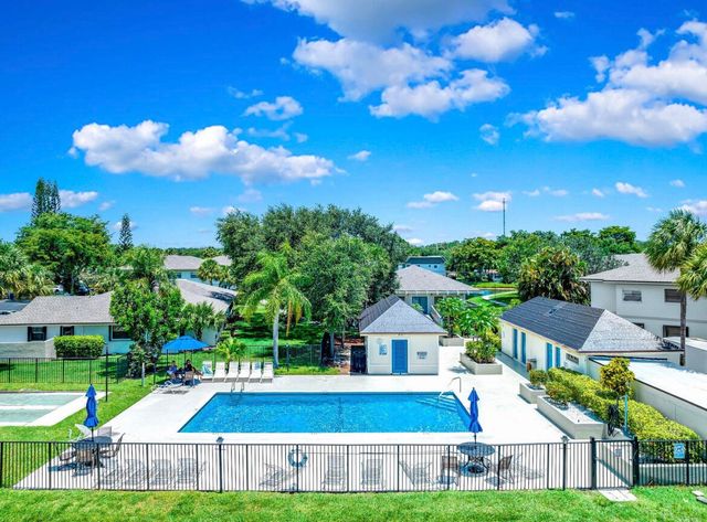3007 SW 21st Terrace, Delray Beach, FL 33445