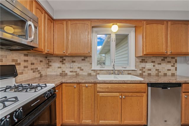 87 Bru Mar Drive, Gates, NY 14606