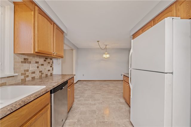 87 Bru Mar Drive, Gates, NY 14606