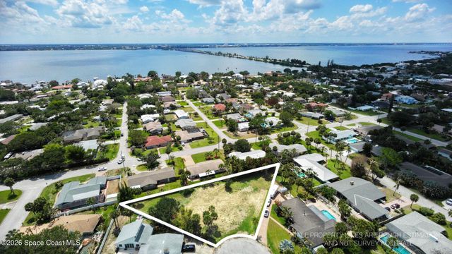 320 Palm Court, Indialantic, FL 32903