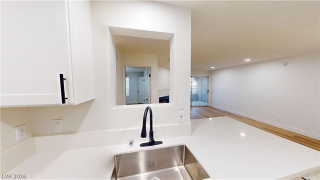 2200 South Fort Apache Road 2047, Las Vegas, NV 89117