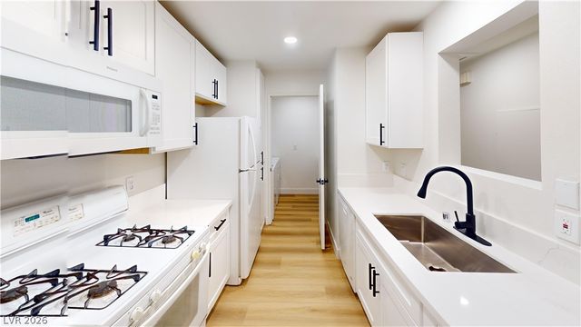 2200 South Fort Apache Road 2047, Las Vegas, NV 89117