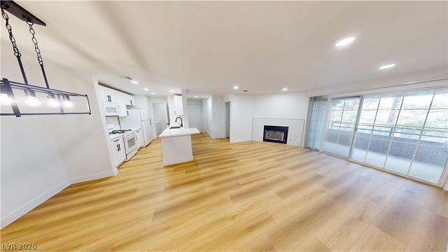 2200 South Fort Apache Road 2047, Las Vegas, NV 89117