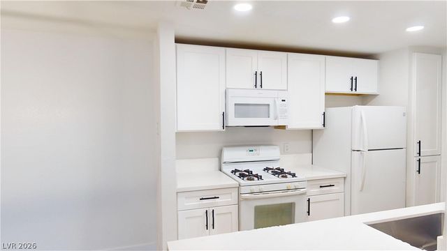 2200 South Fort Apache Road 2047, Las Vegas, NV 89117