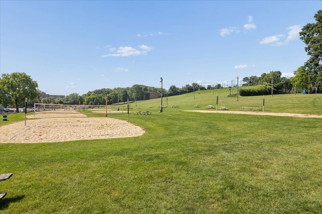 1607 Maple Terrace 2C, Lisle, IL 60532