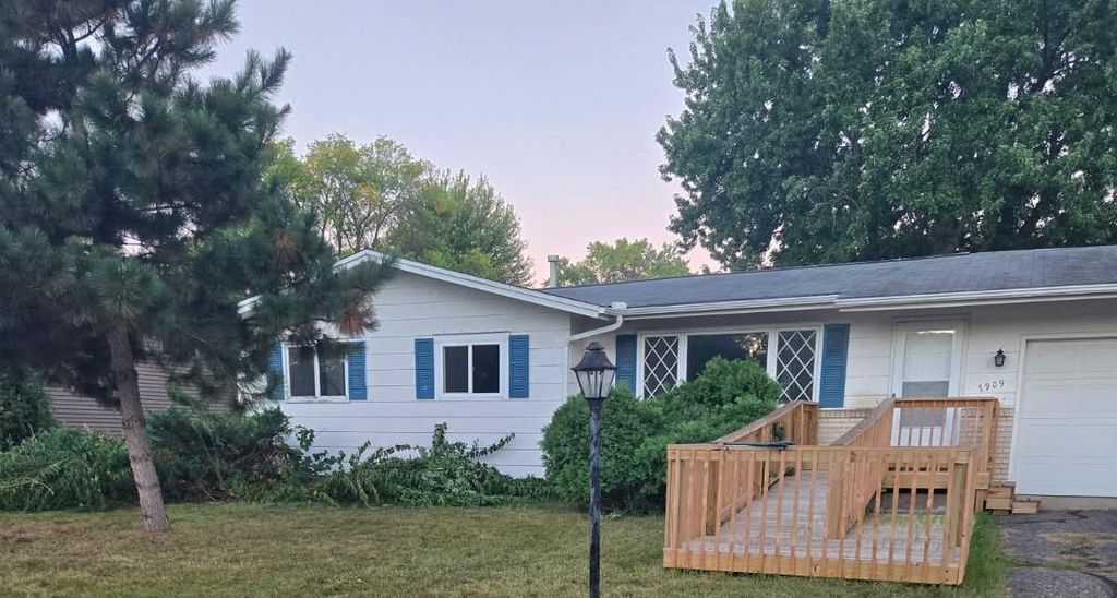 7909 Brunswick Avenue N, Brooklyn Park, MN 55443 — exterior