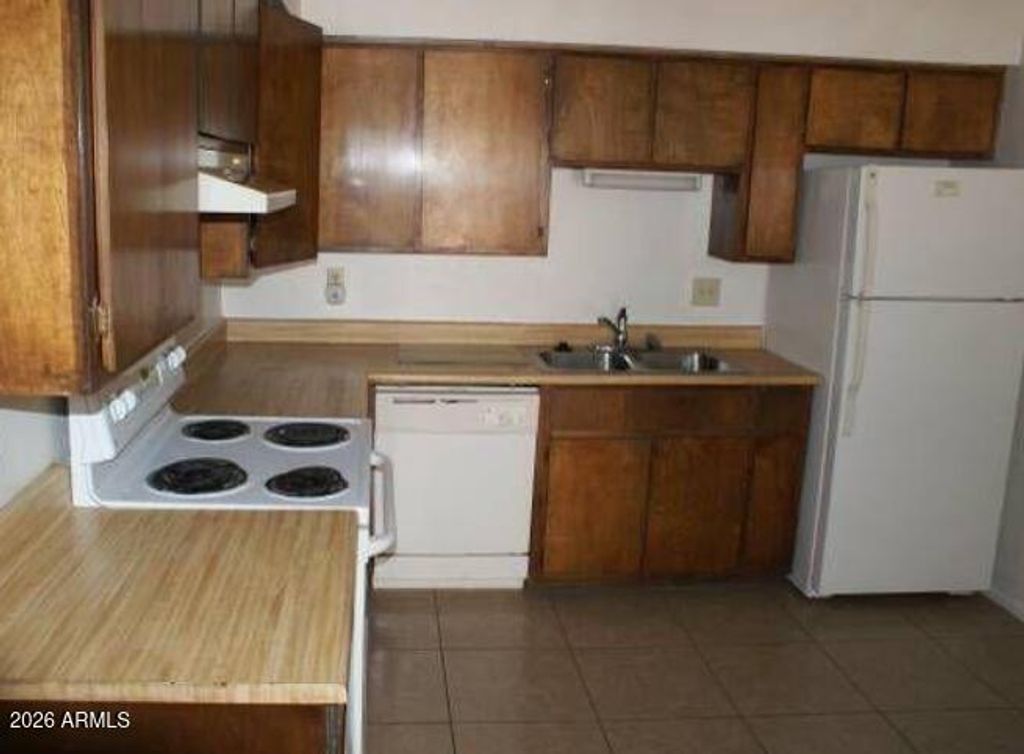 Image 2 of property listing at 1504 E 29TH Avenue, Apache Junction, AZ 85119