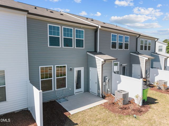 685 Leland Hill Circle, Zebulon, NC 27597