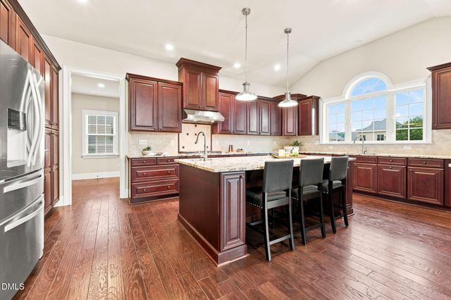 2841 Flora Oaks Way, Apex, NC 27523