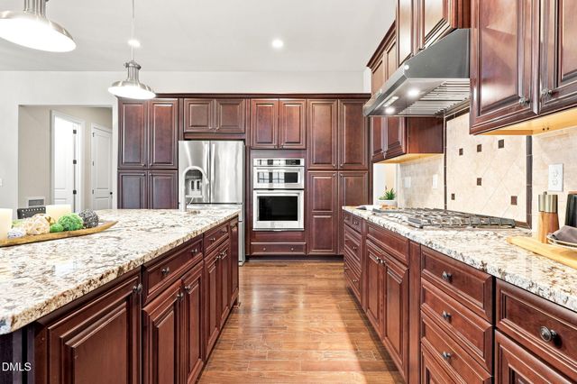 2841 Flora Oaks Way, Apex, NC 27523