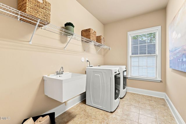 2841 Flora Oaks Way, Apex, NC 27523