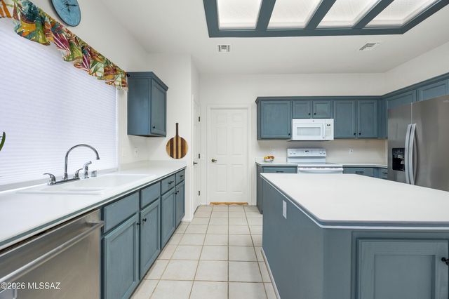 2395 E Nasturtium Street, Oro Valley, AZ 85755